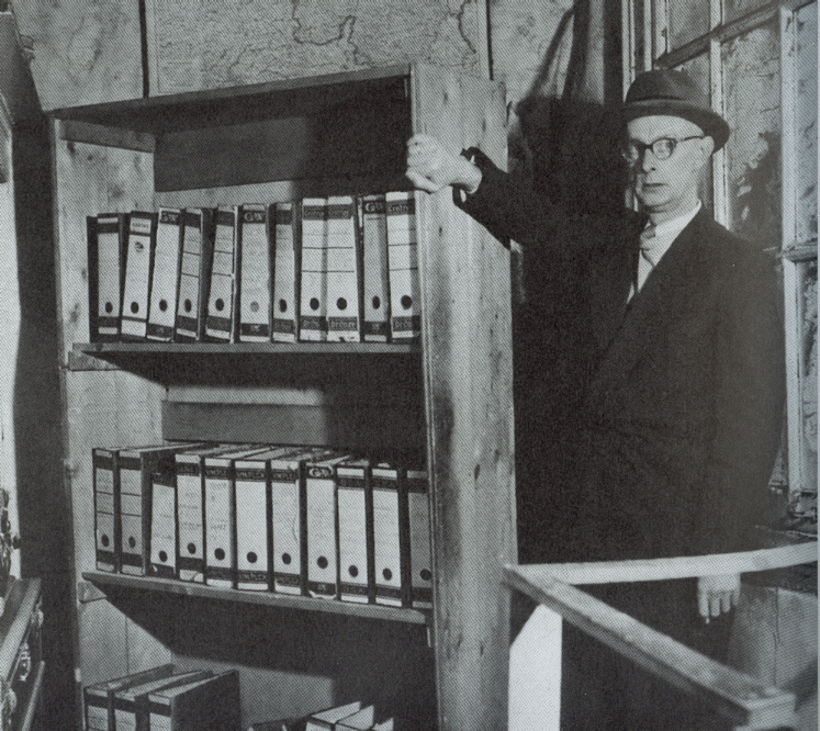 bookcase that hid the secret annex